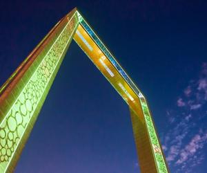 Золотая рамка Дубая