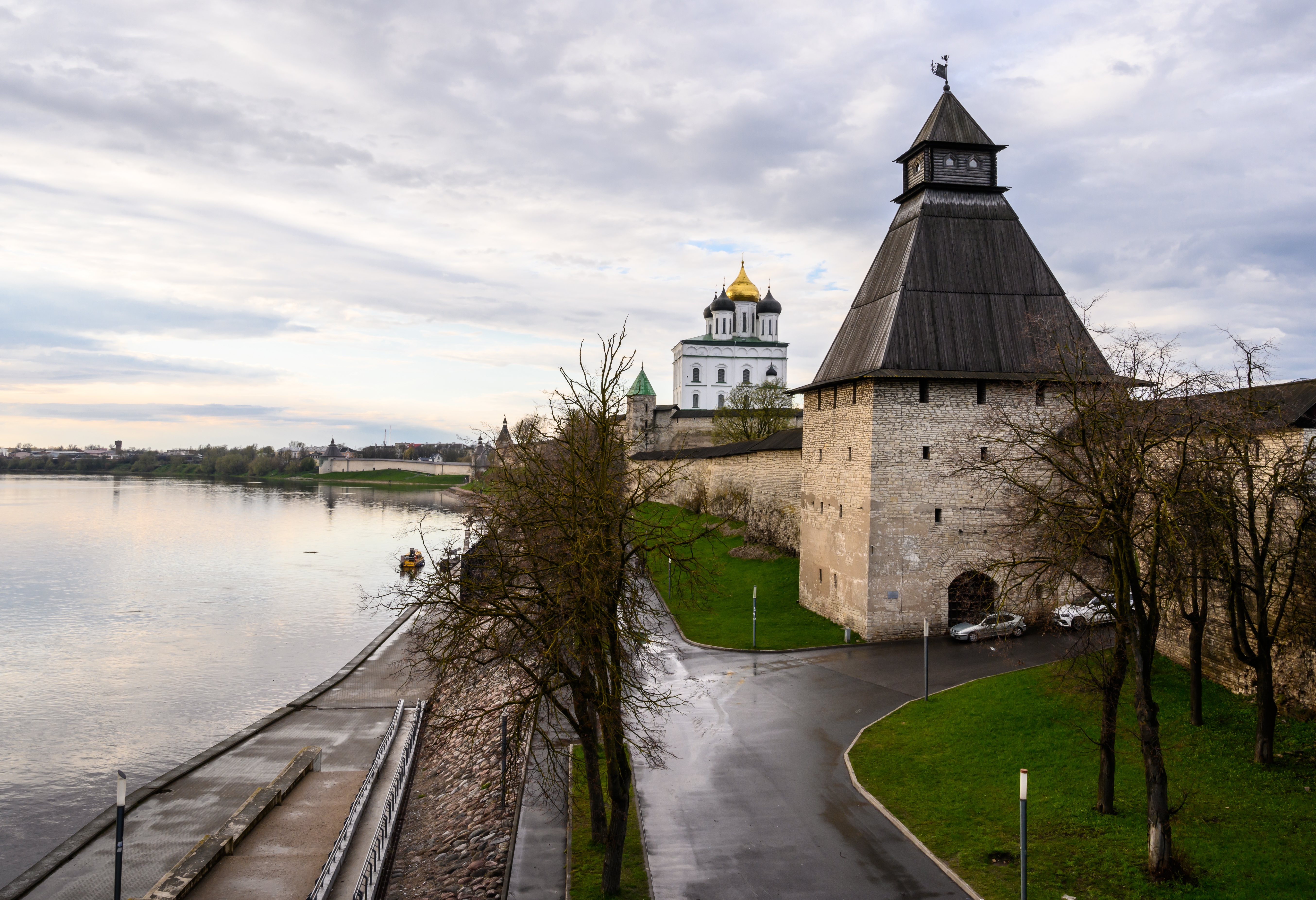 Гремячая башня - Псков