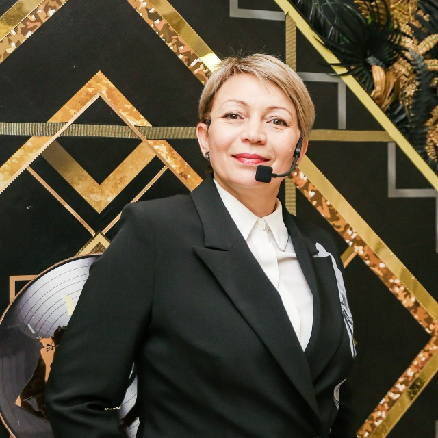 Гид Лариса