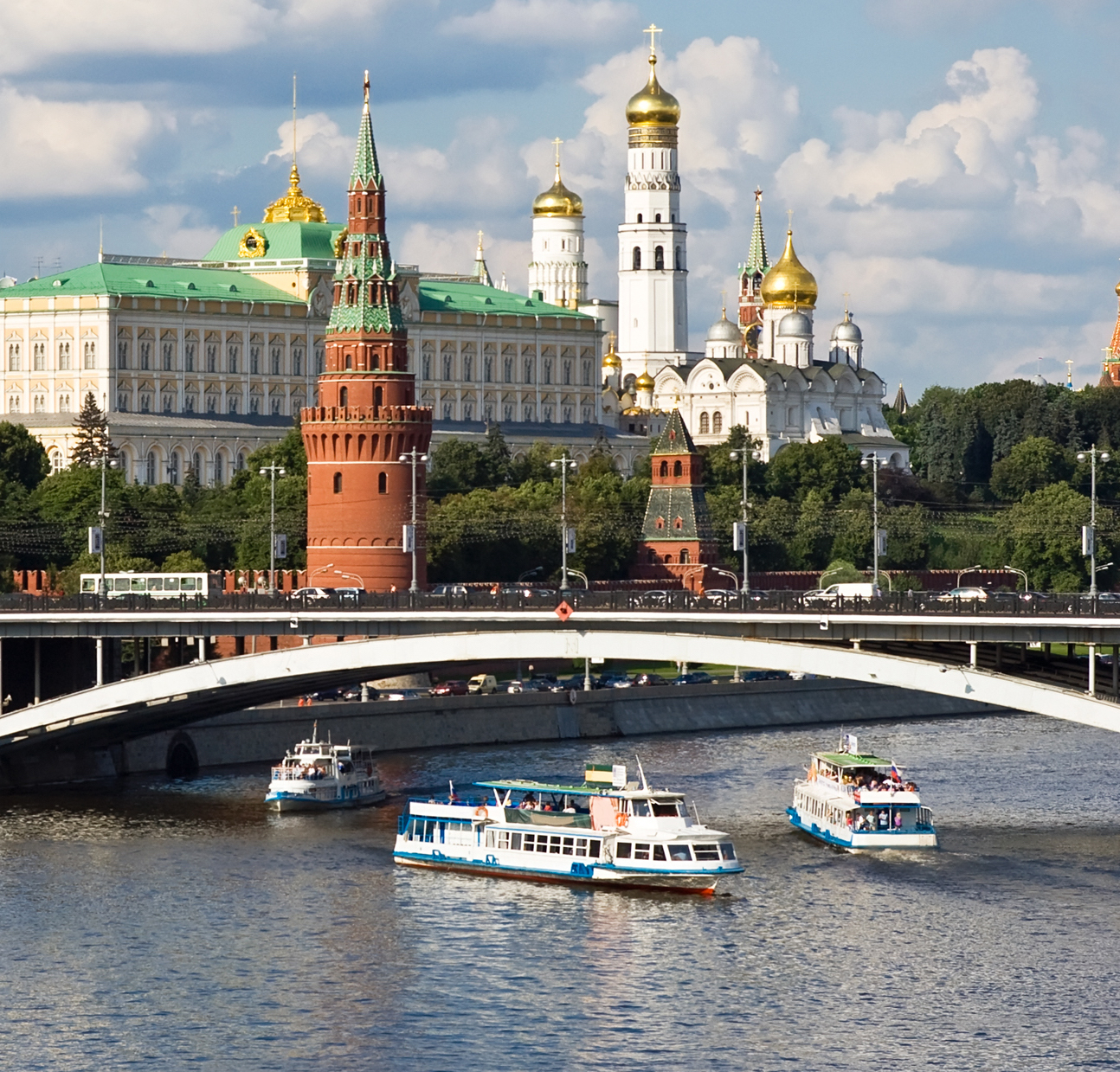Гид Прогулки на теплоходах