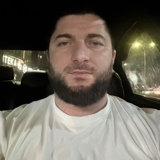 Гид Гасан