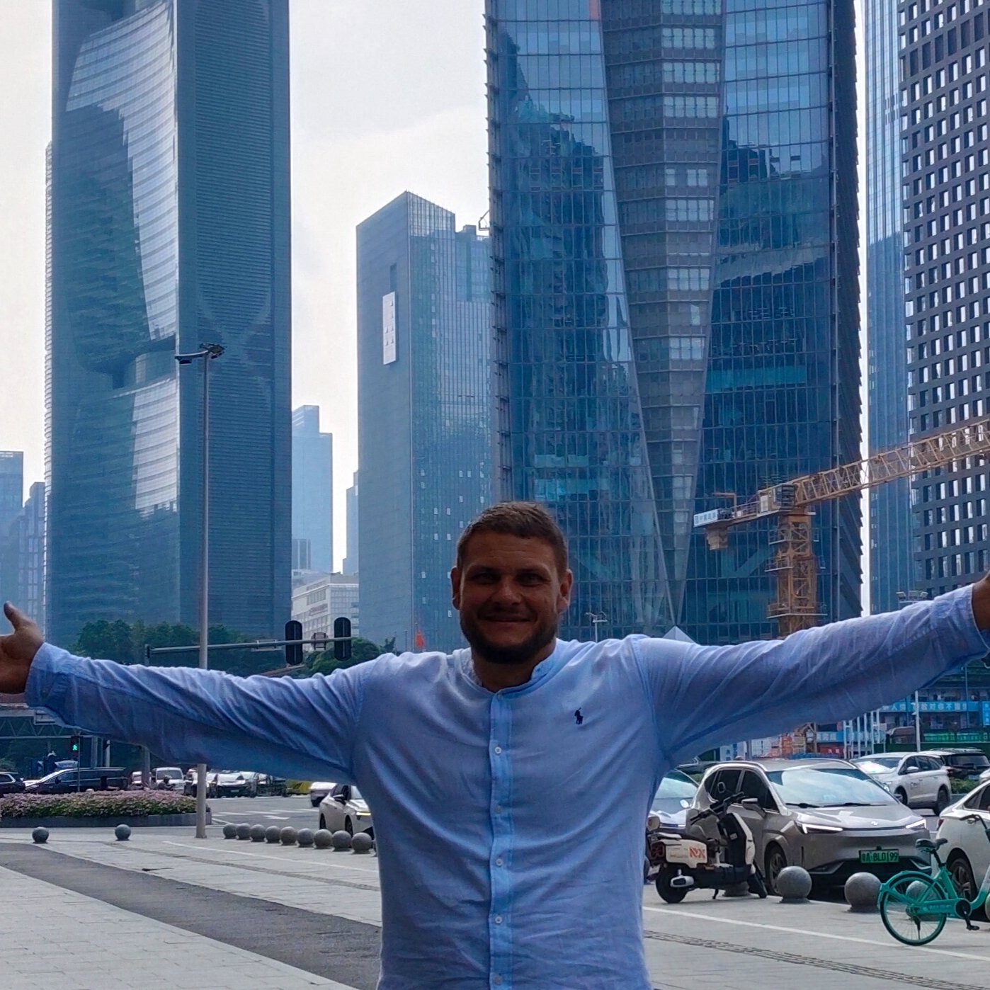 Гид Леонид