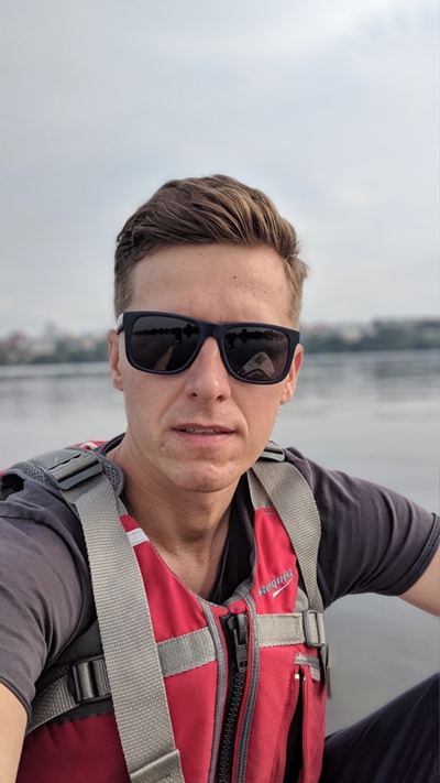 Гид Максим