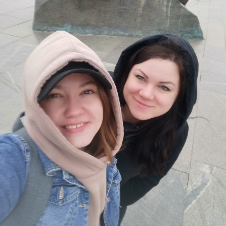 Гид Анжела и Нина