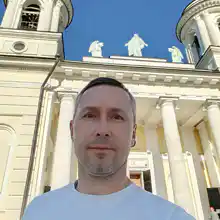 Гид Артём
