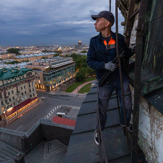 Гид Вася