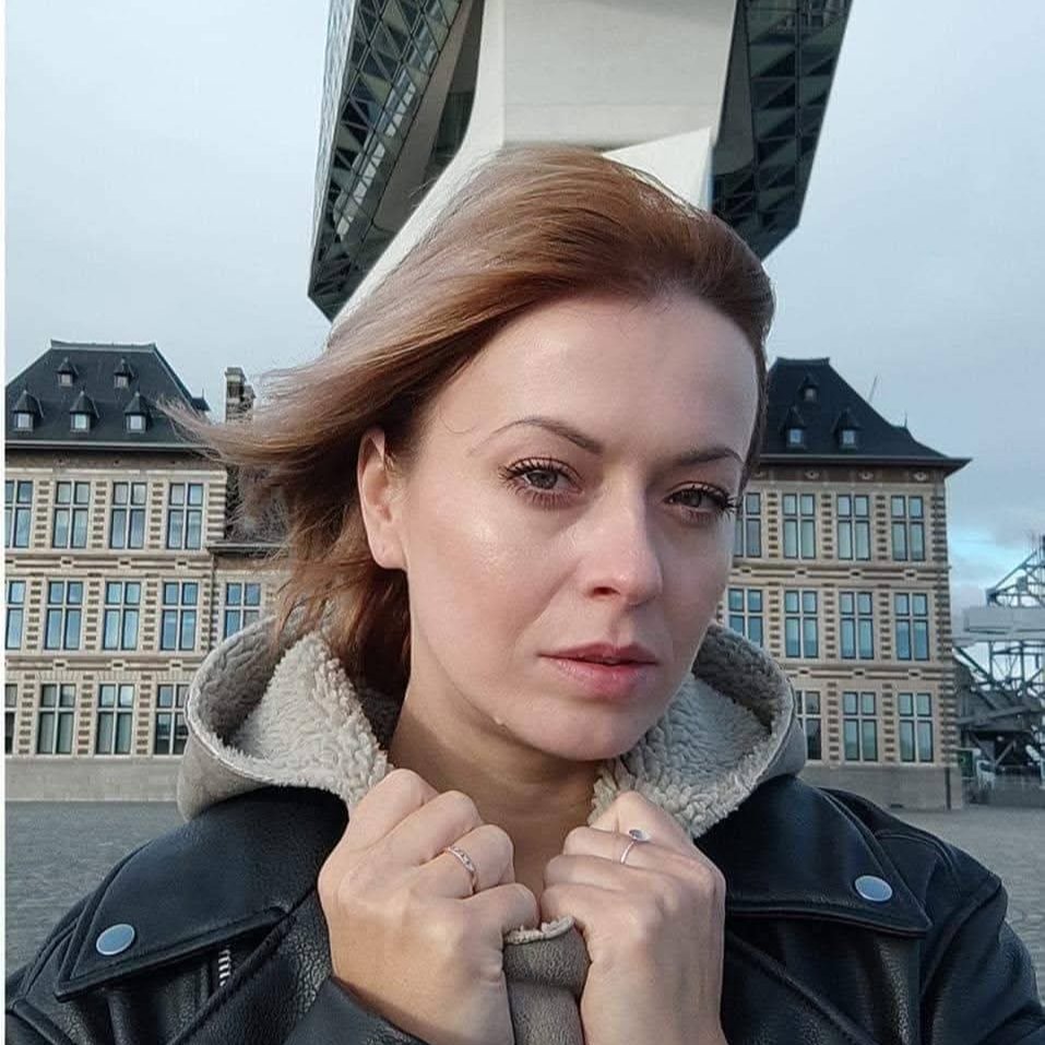 Гид Лола