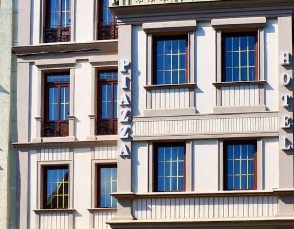 Piazza Hotel, Тбилиси