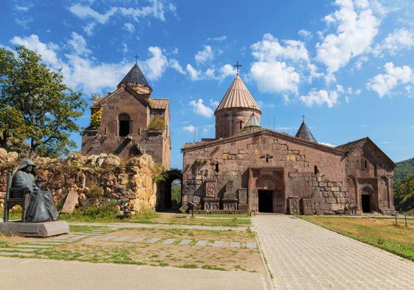 Монастырь Агарцин, Дилижана и озеро Севан из Гюмри или из Еревана - фото 3
