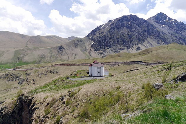 Фото экскурсии - Джилы-Су: живописные водопады, ущелье Харбас и вершина Шаджатмаз в Приэльбрусье - 14