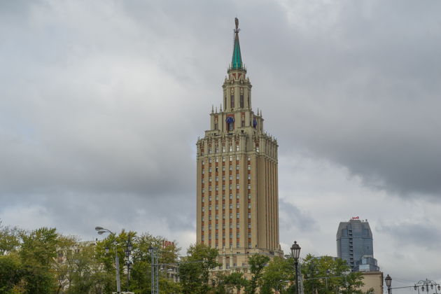 Фото экскурсии - Высотка гостиницы «Ленинградская» и тайны Каланчёвки - 5