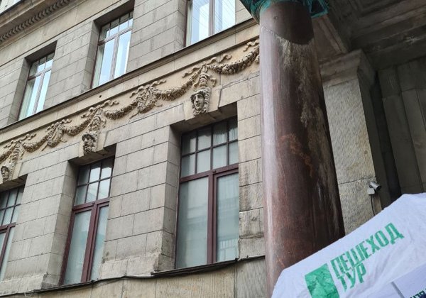 Дворы, дворцы и судьбы Петроградки