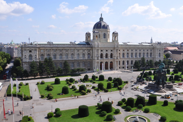 Фото - экскурсия: Женские образы Рафаэля, Тициана и Веласкеса в Музее истории искусств