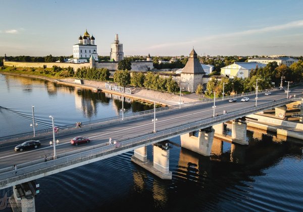 Россия начинается здесь: мини-группа с радиогидом на автобусе и пешком
