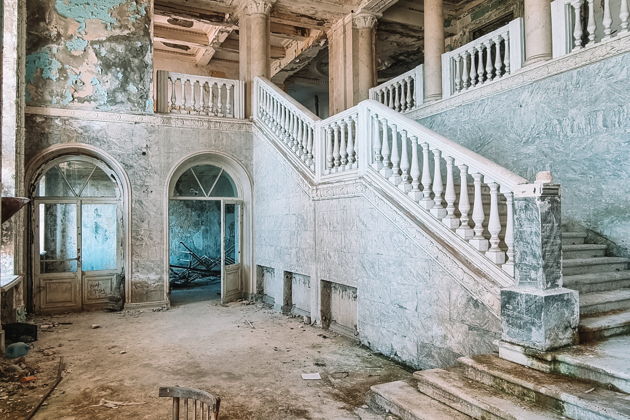 Фото экскурсии - Незабываемое исследование заброшенных дворцов и пансионатов Гагры - 11