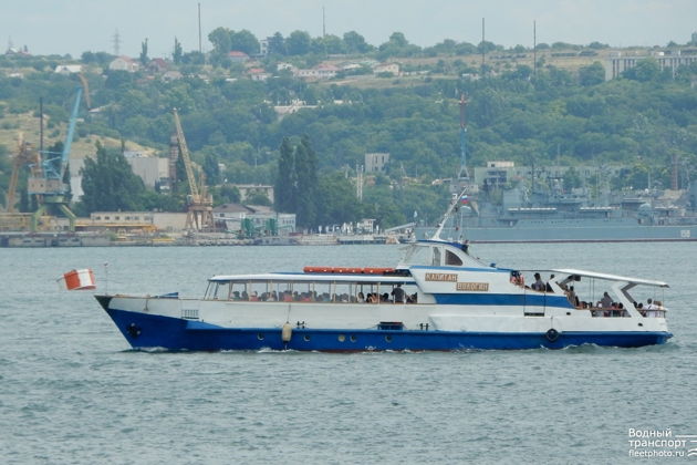 Морская экскурсия по бухте Севастополя - фото 1