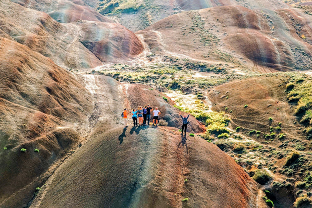 Фото - экскурсия: Настоящий офф-роуд радужные горы Грузии и лавра Давида. Англоязычная группа