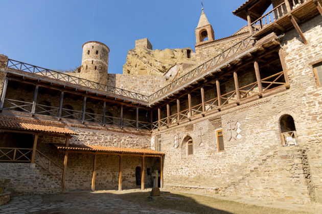 Фото - экскурсия: Настоящий офф-роуд: радужные горы Грузии и лавра Давида