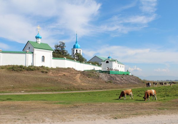 Посольский православный монастырь и омулевая бочка