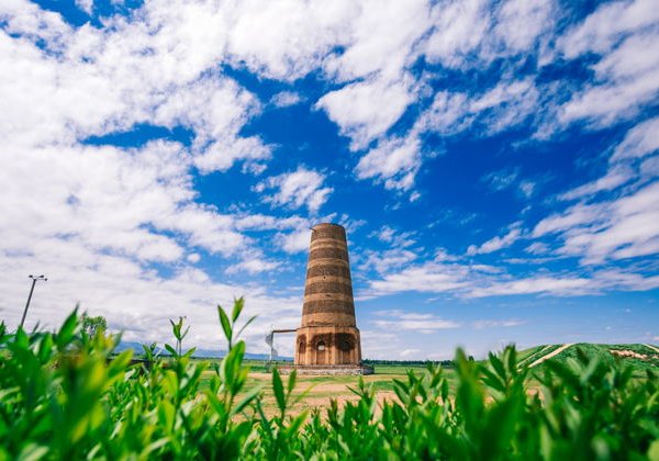 Северный берег Иссык-Куля: башня Бурана и термальные источники - фото 1