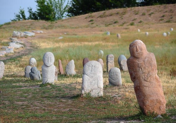 Северный берег Иссык-Куля: башня Бурана и термальные источники - фото 2