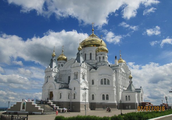 Величественный Белогорский монастырь — место силы и красоты