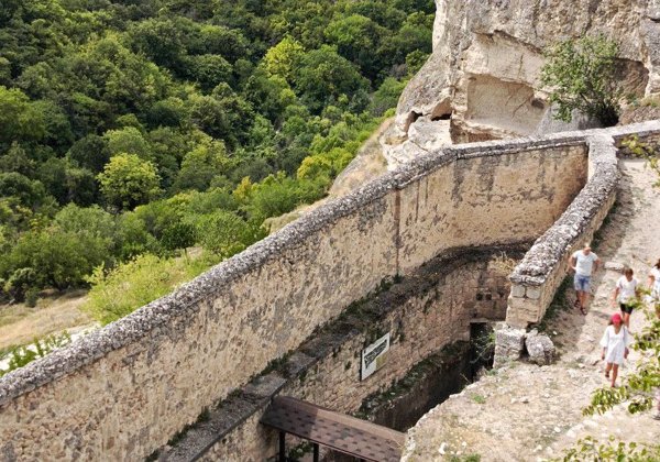 Бахчисарай — столица крымского ханства, монастырь,  Чуфут Кале