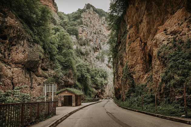 Фото - экскурсия: Комбо-тур: Чегемское ущелье, замок Шато-Эркен и термальные источники Гедуко