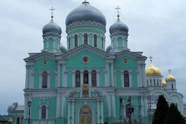 Индивидуальная экскурсия в Дивеево на минивэне 