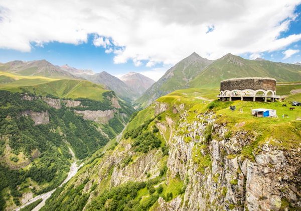 Индивидуальная экскурсия в Казбеги - фото 1
