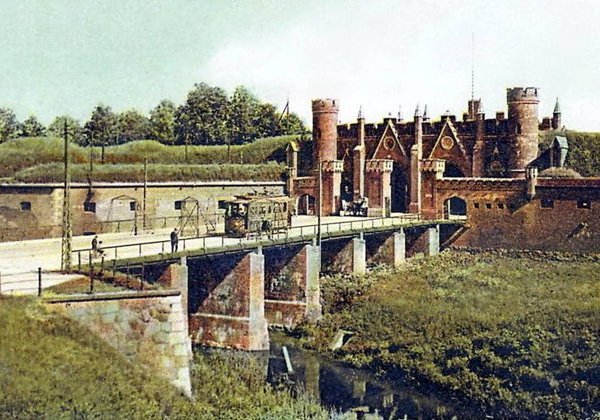 Погружение в историю и современность Калининграда на обзорной экскурсии - фото 4