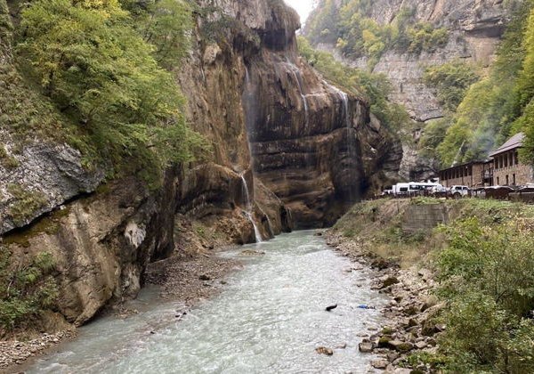Старинное село Эльтюбю с его природой и водопадами - фото 1