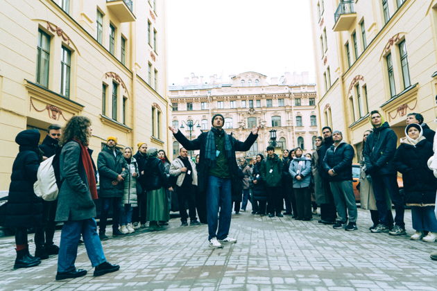 Фото экскурсии - Юмористическая прогулка по Петербургу с комедийным гидом - 12