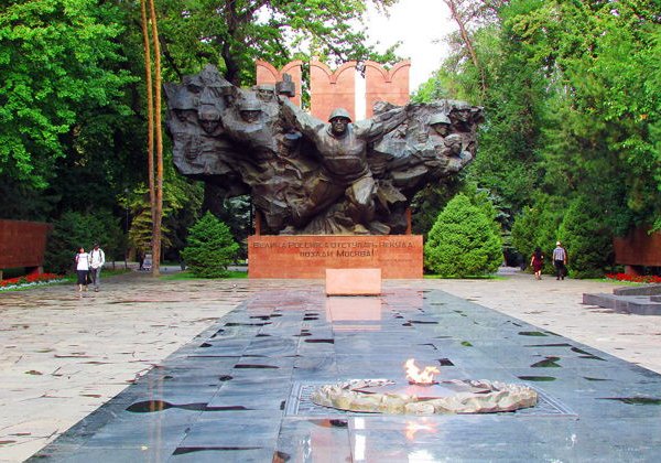 Алматы: от деревянного зодчества к советскому модернизму - фото 3