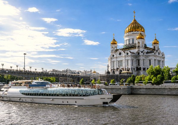 Круиз по Москве-реке на борту яхты Radisson от гостиницы «Украина»