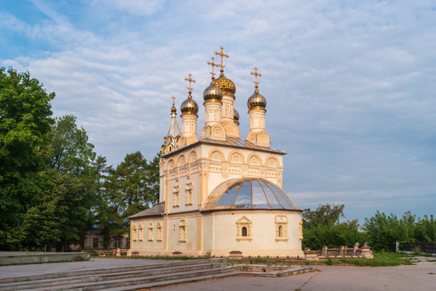 Кремль со стихами Есенина