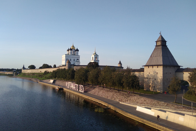 Прогулка по набережным рек Великая и Пскова