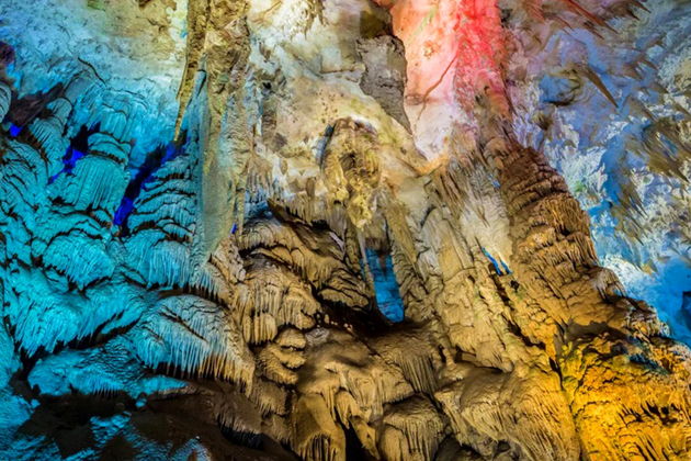 Фото экскурсии - Исследуйте пещеру Прометея и Мартвильский каньон за один день - 11