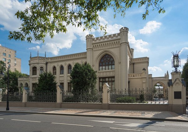 Готика Патриарших прудов