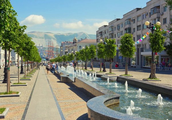 Фотопрогулка с экскурсией по центру Новороссийска 