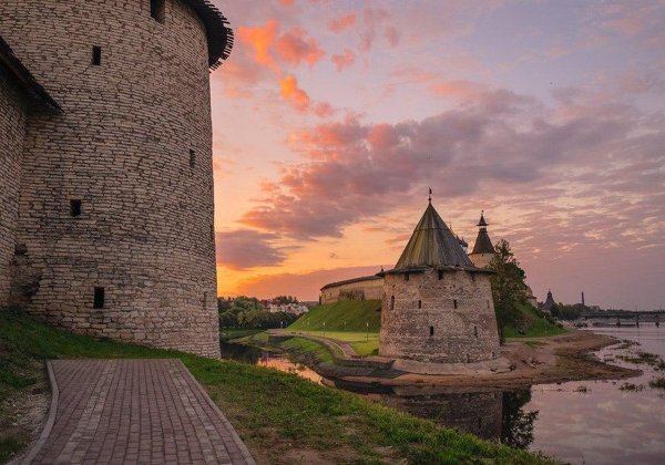 «Запсковские сказки»: пешеходная экскурсия 