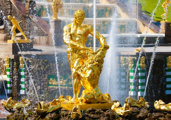Экскурсия в Петергоф на автомобиле: фонтаны и малый дворец на выбор - фото 3