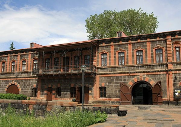 Гюмри: тур по городу, дом-музей Дзитохцянц - фото 4