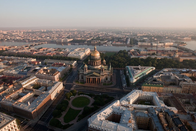 Полет над центром Санкт-Петербурга