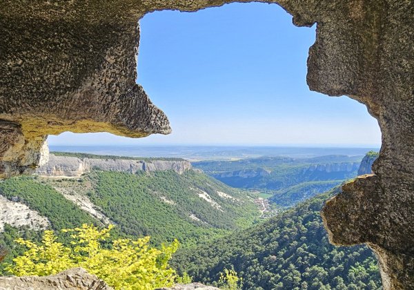 На Мангуп-Кале и в Бахчисарай