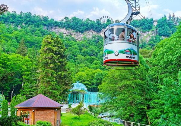 Чудеса и легендарные места Грузии: Боржоми, Рабат, Вардзия  - фото 1