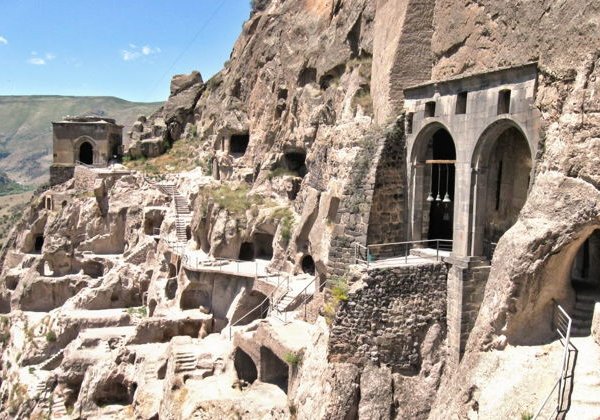 Чудеса и легендарные места Грузии: Боржоми, Рабат, Вардзия  - фото 3