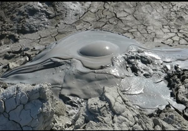 Весь Гобустан за один день: рисунки, вулканы, минералы, скелеты...и колобок