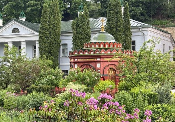 Экскурсия в Печоры и Изборск в небольшой группе - фото 1
