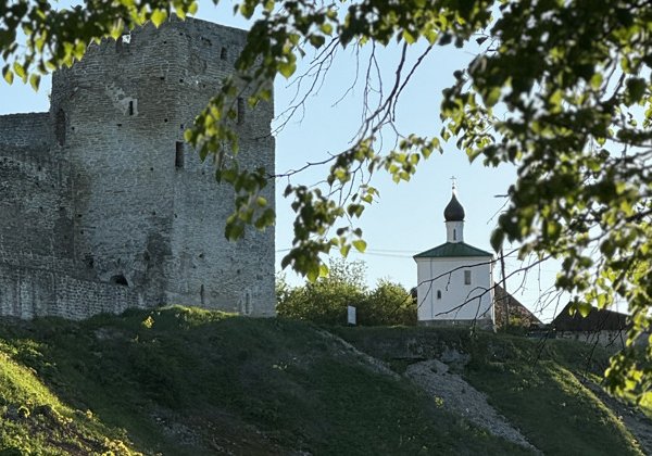 Экскурсия в Печоры и Изборск в небольшой группе